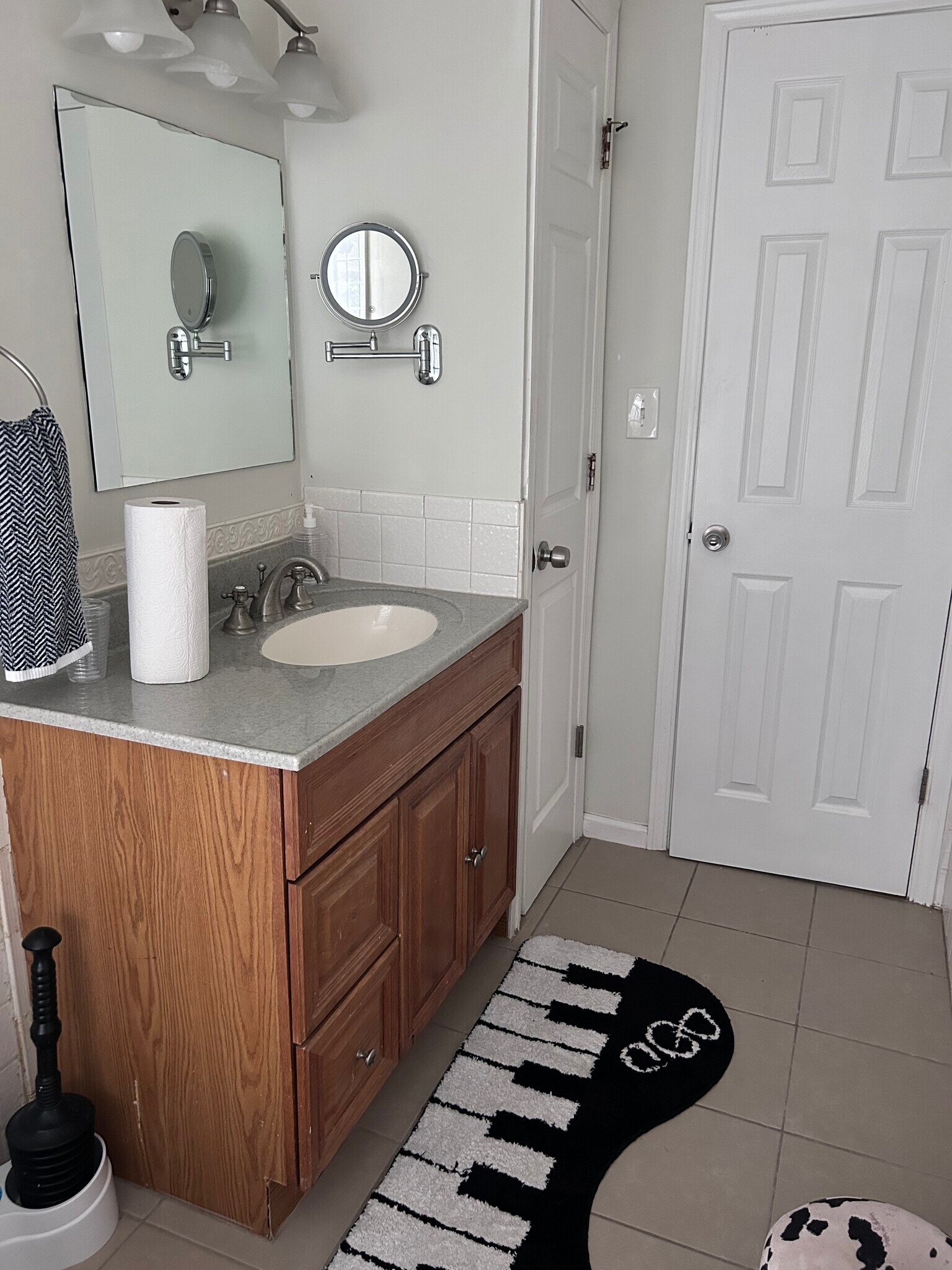 Building Photo - 1205 N Parker St