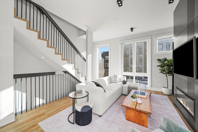 Building Photo - 4240 W Belmont Ave