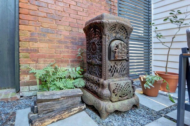 Building Photo - 415 Whitaker St