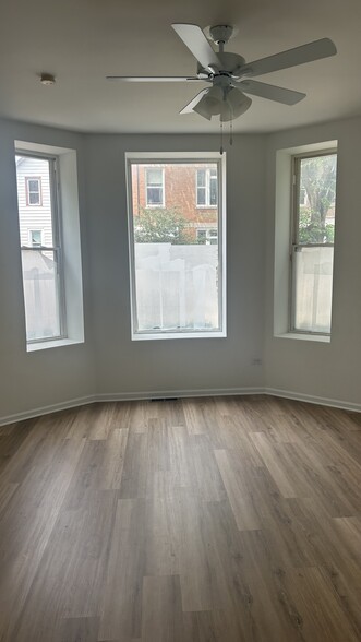 Primary Photo - 3219 W 23rd St
