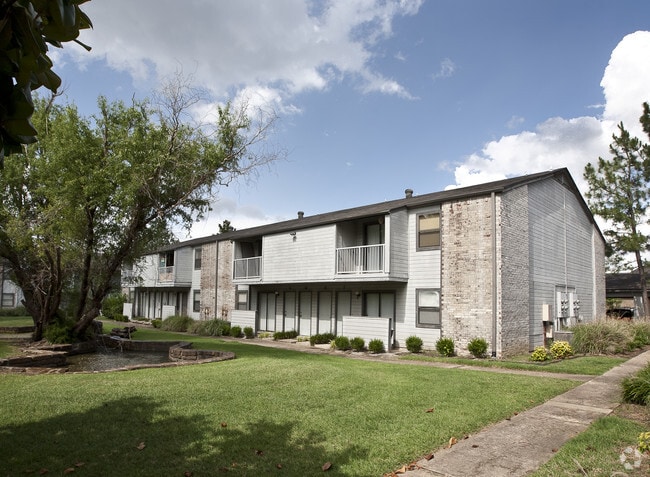Building Photo - Shadowbrook Apartments