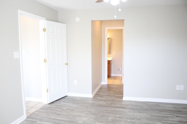 Building Photo - 7638 Emory Cove Way