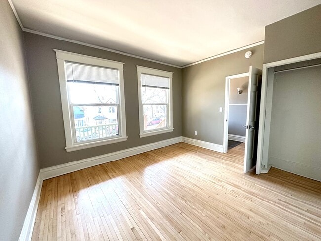 Building Photo - AVAILABLE JUNE - Beautifully Renovated 4 Bed 1 Bath in East Hillside