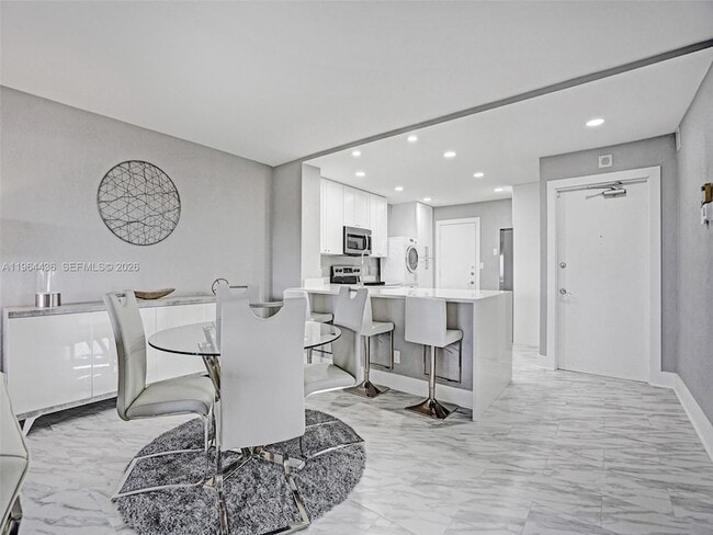 Building Photo - 6000 N Ocean Blvd