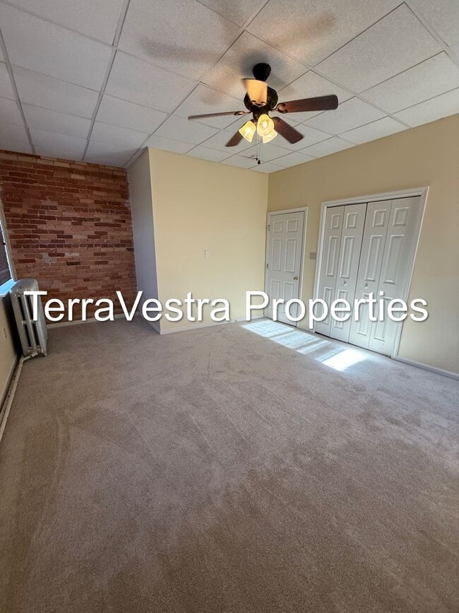 Building Photo - 101 N High St