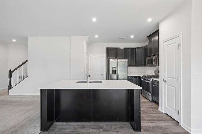 Building Photo - 3404 Helene Rieder Dr