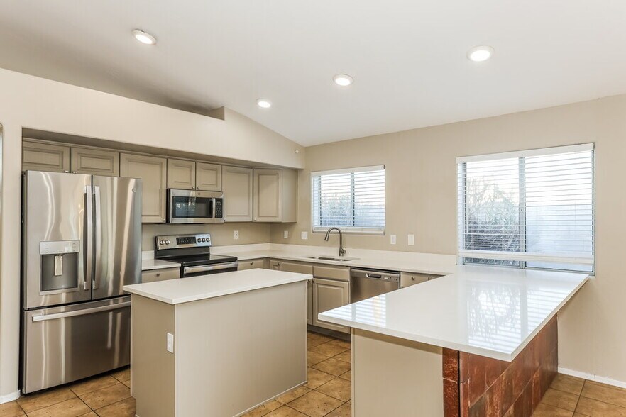 Building Photo - 1921 E Buffalo St