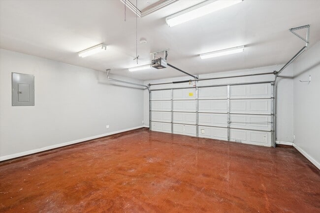 Building Photo - 9206 Sunlight Oak Ln