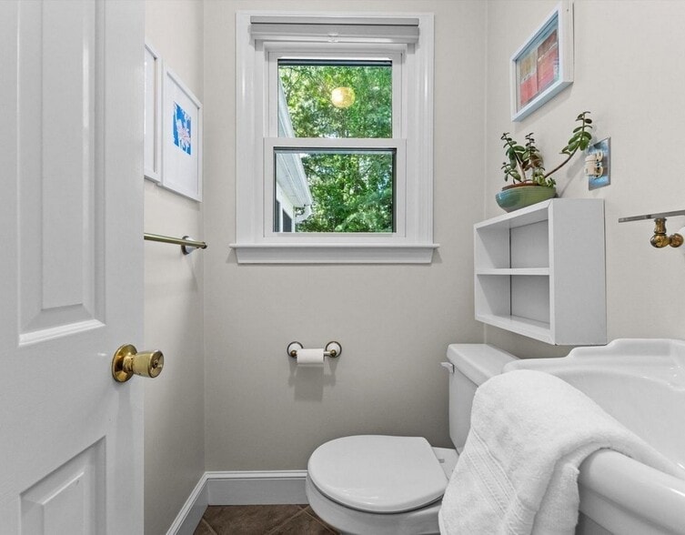 Building Photo - 9 Pleasantview Ter