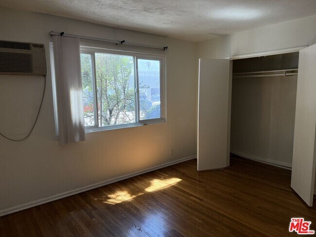 Building Photo - 1138 S La Cienega Blvd