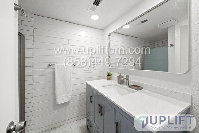 Building Photo - Country Estates - 4 bedroom 3 bathroom ove...