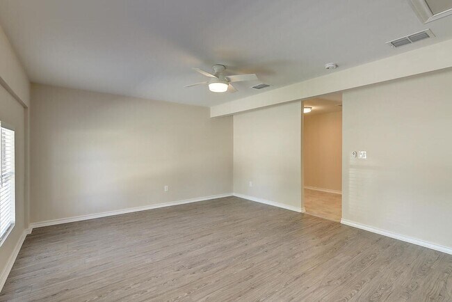 Building Photo - 1106 Bradshaw Dr