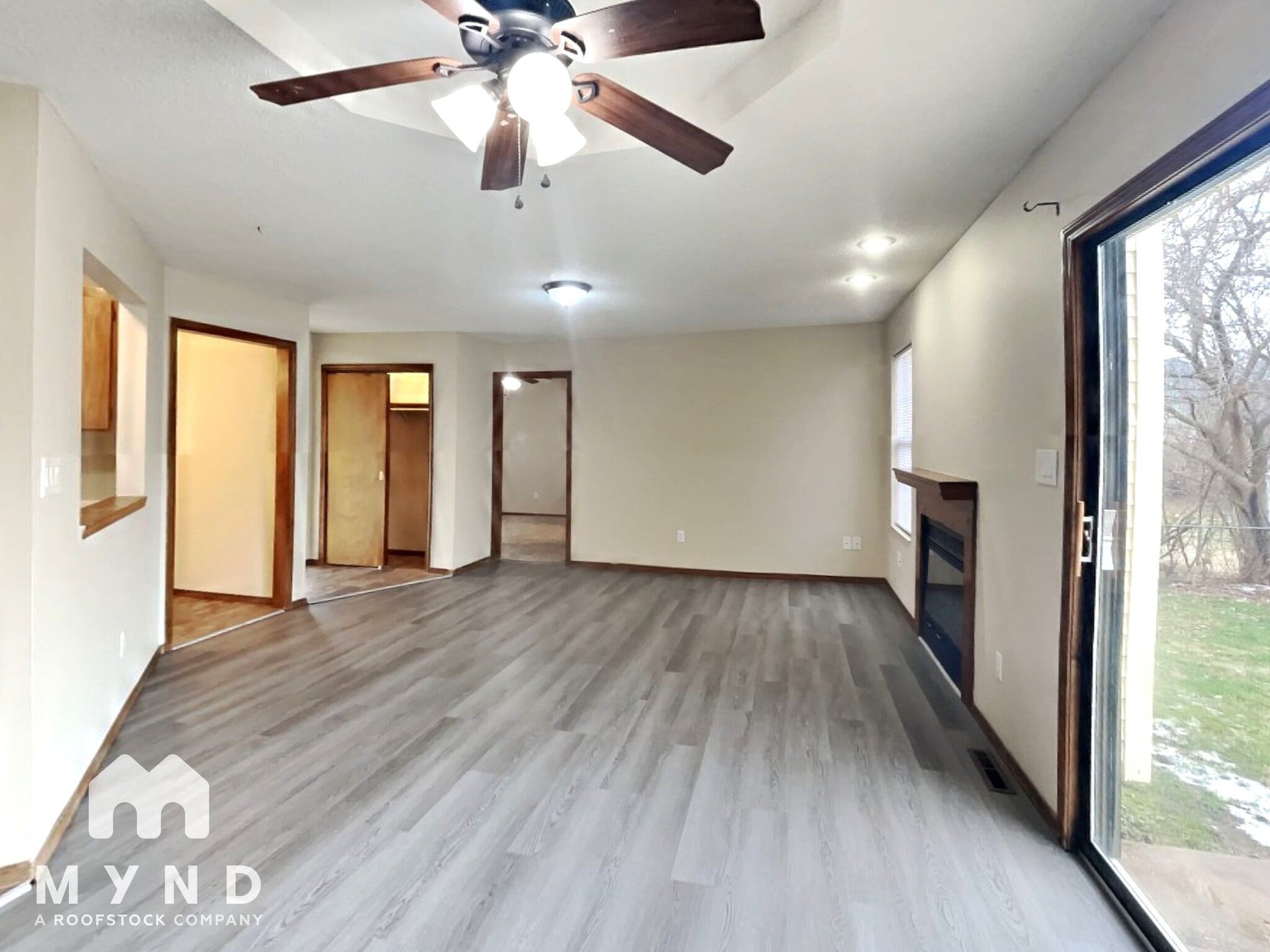 Building Photo - 2527 W Buena Vista St