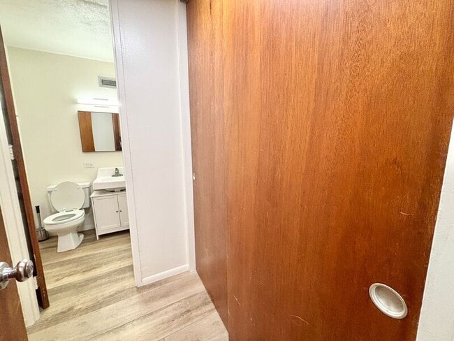 Building Photo - 1511 Nuuanu Ave