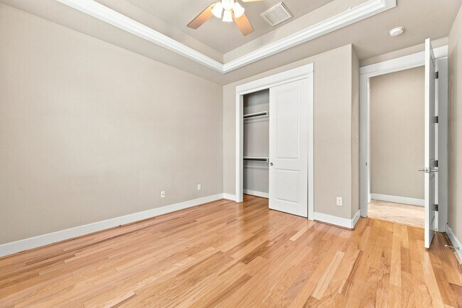 Building Photo - 401 Zennia St