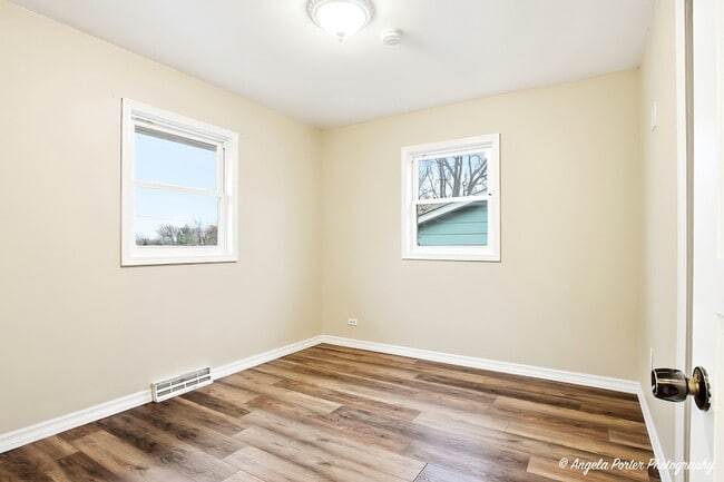 Building Photo - 1219 Brentwood Dr