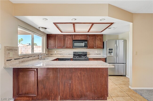 Building Photo - 6813 W Greydawn Dr