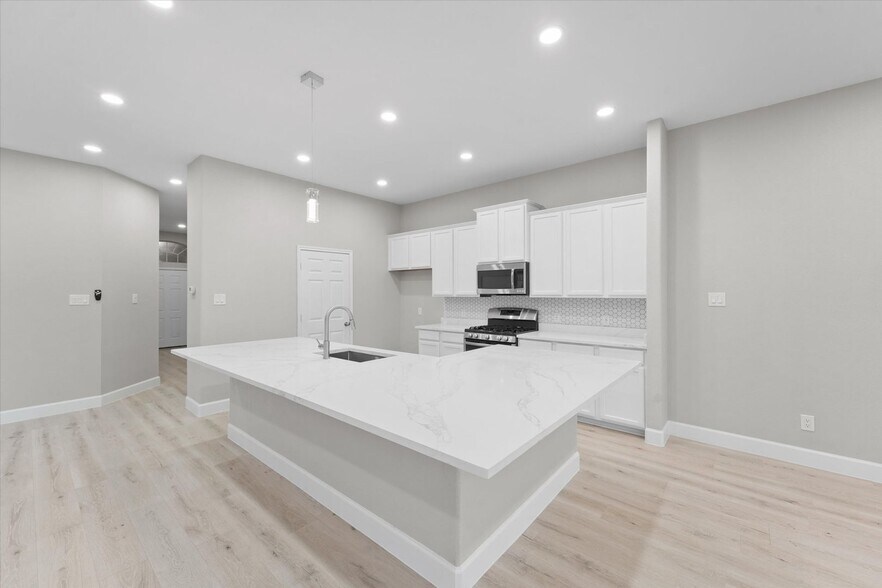 Building Photo - 21405 Naples Holw Ln