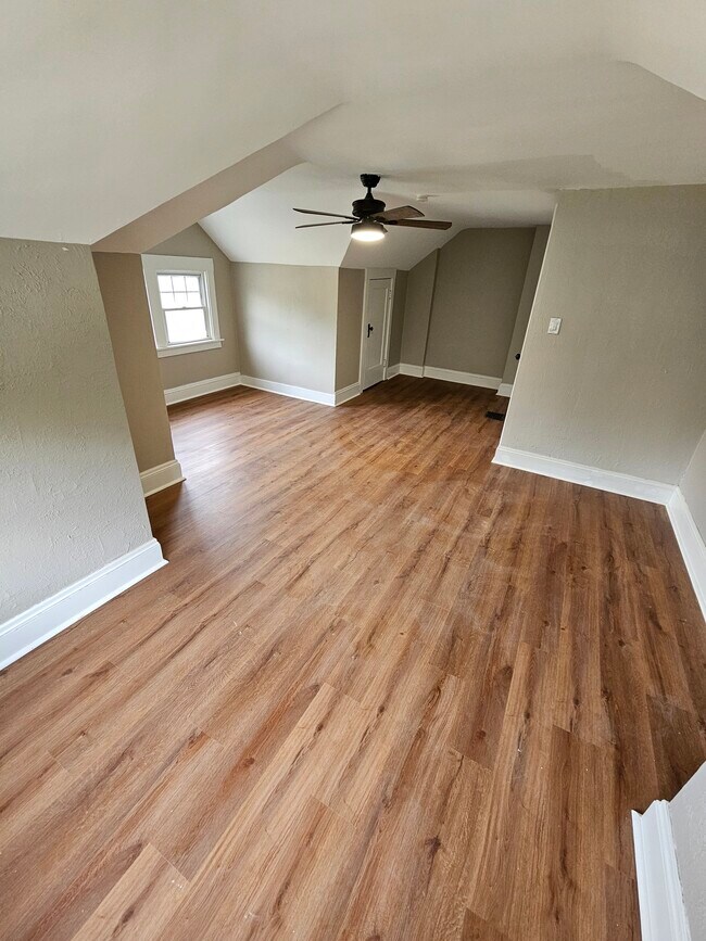 ig master suite on third floor - 14650 Superior Rd