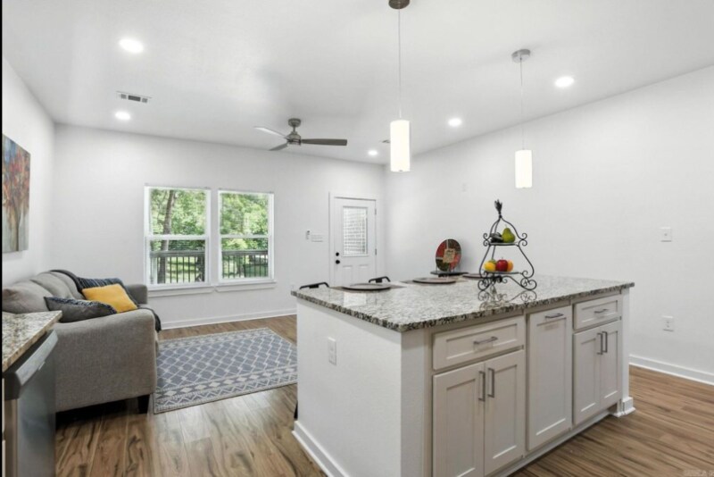 Building Photo - 1418 S Martin St