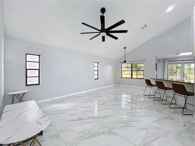 Building Photo - 622 Anhinga Rd