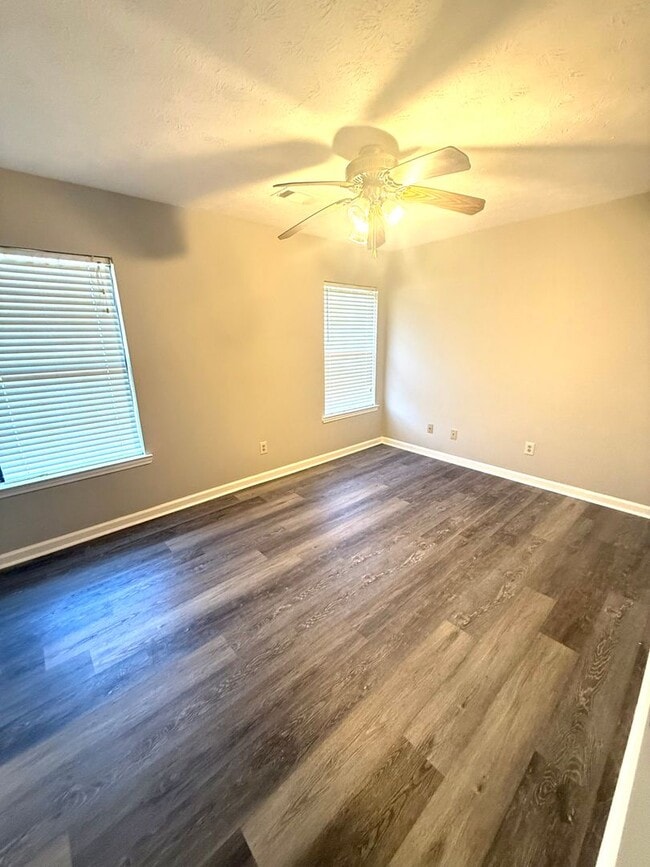 Building Photo - ** 3 Bed 2 Bath Located in Virginia Estates ** Call 334-366-9198 to schedule a self tour