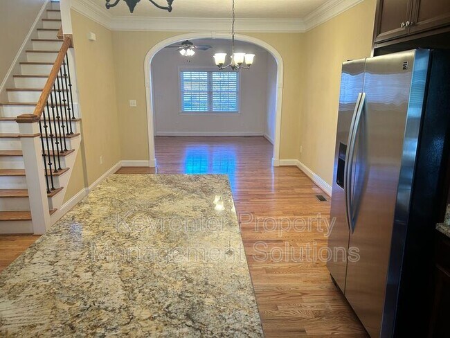 Building Photo - 18 Spring View Dr