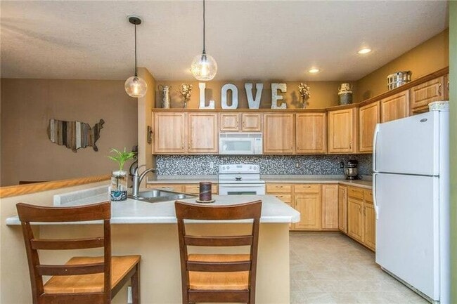 Building Photo - 523 E 4th St