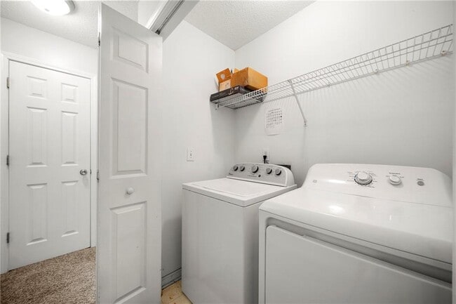 Building Photo - 4317 Chesapeake Trace