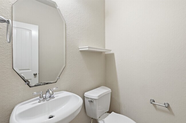 Building Photo - 8911 Headstall Dr