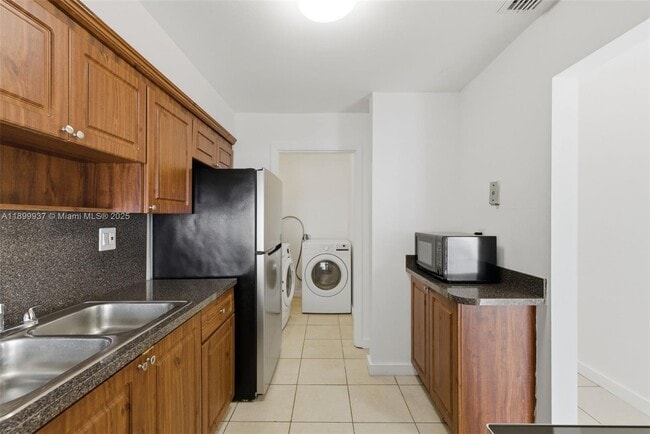 Building Photo - 624 NW 11th St