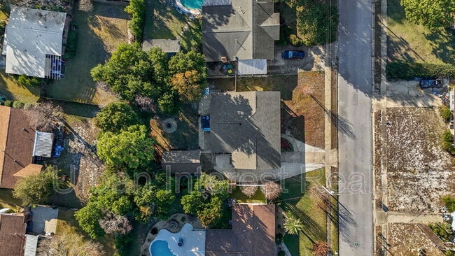 Building Photo - 708 Marcia Cir