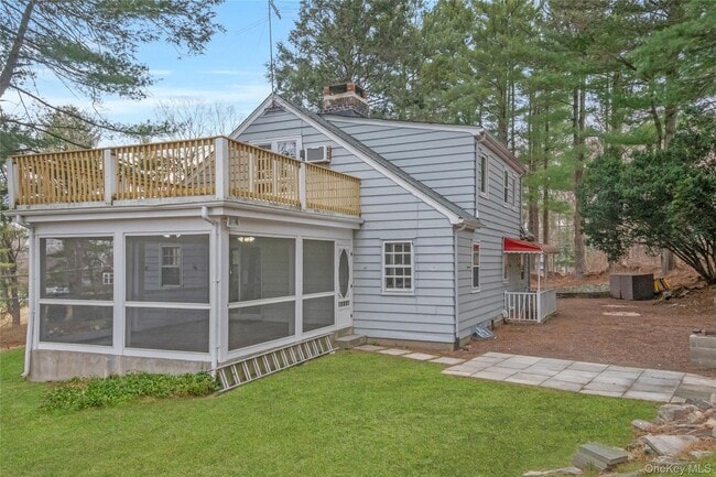Building Photo - 630 Quaker Rd