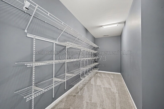 Building Photo - 2714 Aldergrove Rd