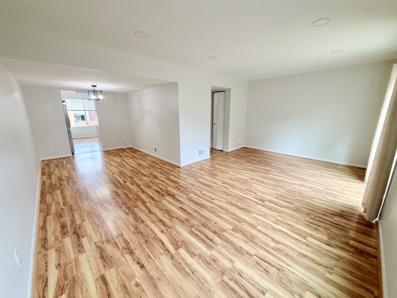 Building Photo - 9614 Marston Ln