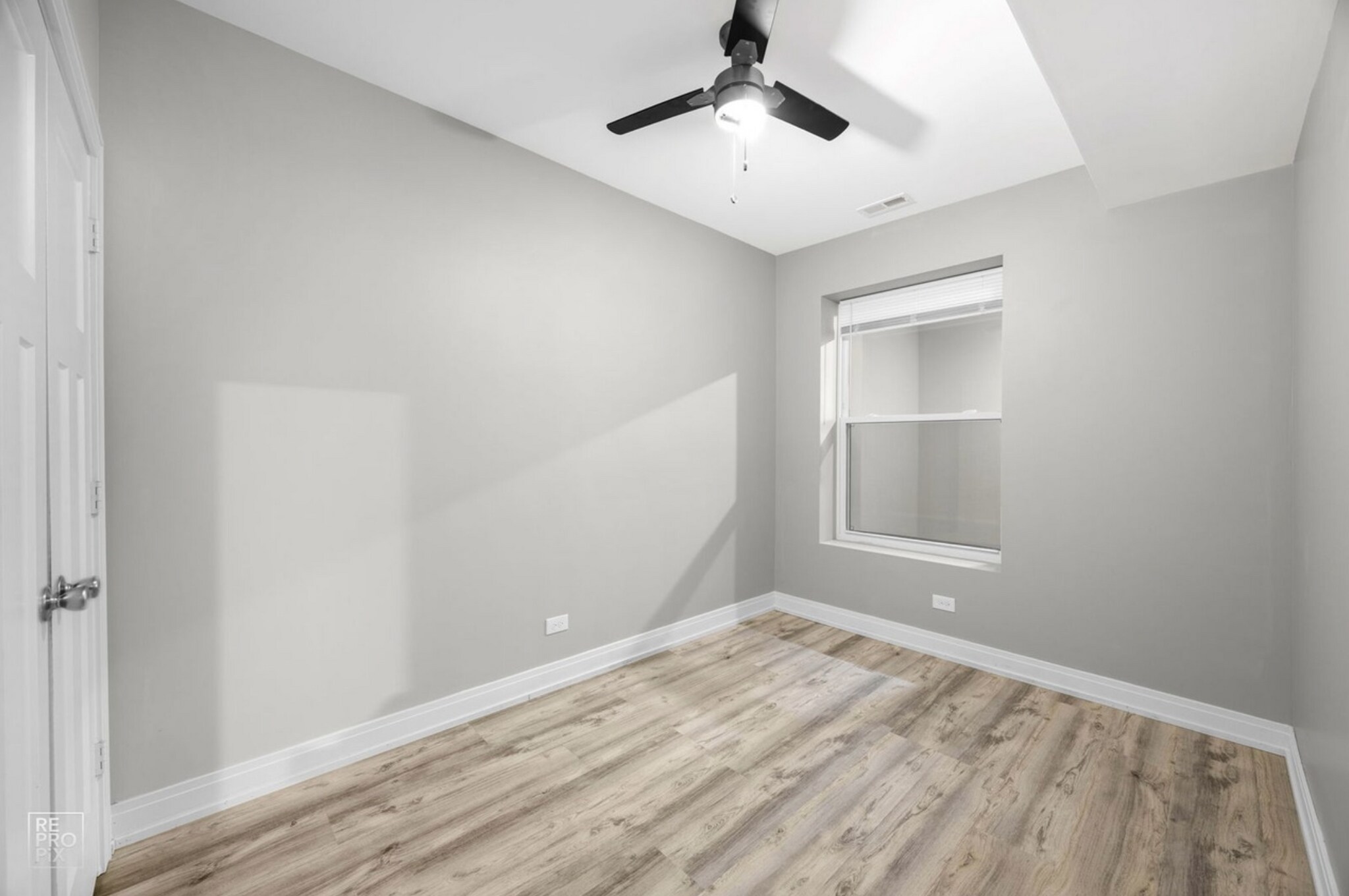 Building Photo - 3251 W Carroll Ave