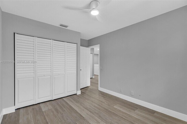 Building Photo - 1140 Cedar Falls Dr