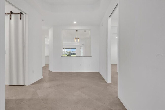Building Photo - 15991 Sugar Hl Dr