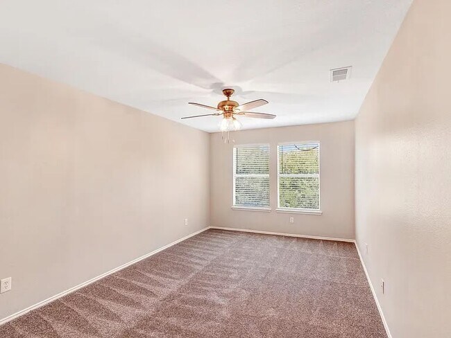 Building Photo - 4729 Woodhaven Ln, Haltom City, TX 76137