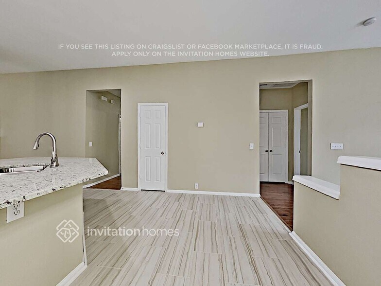 Building Photo - 2828 Thorncreek Ln