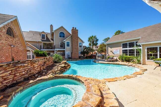 Building Photo - 2300 Old Spanish Trl