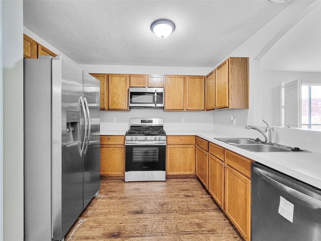 Building Photo - 4010 Redwood Hill Ct