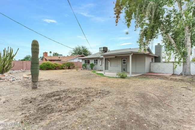 Building Photo - 3920 W Tuckey Ln