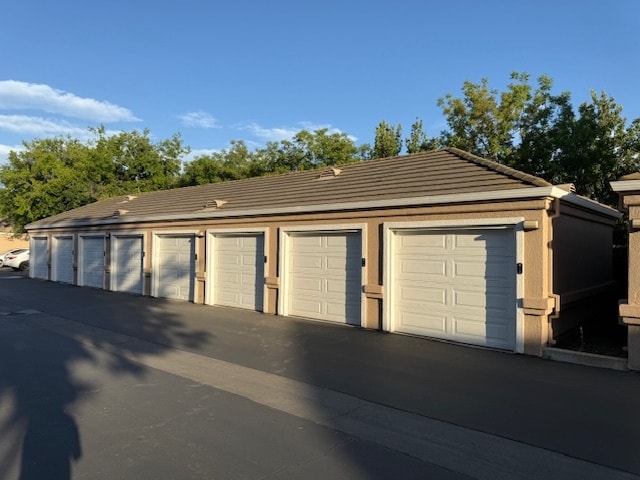 Building Photo - 1360 Shady Ln