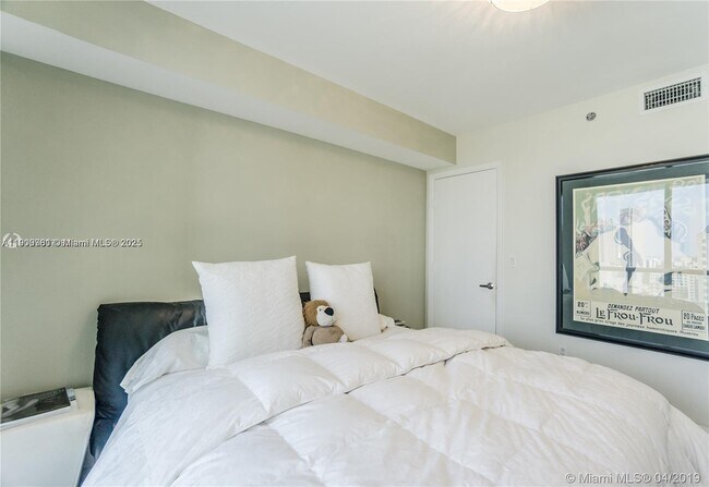 Building Photo - 50 Biscayne Blvd