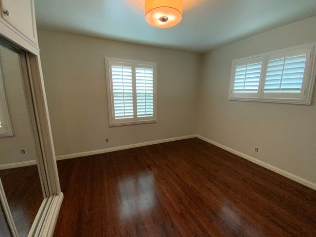Building Photo - Spacious 3BD Home with Large Backyard, Quartz Counters & 2-Car Garage