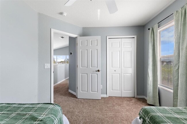 Building Photo - 546 Windsor Pl