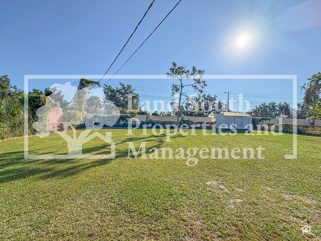 Building Photo - 1218 Sunset Ave