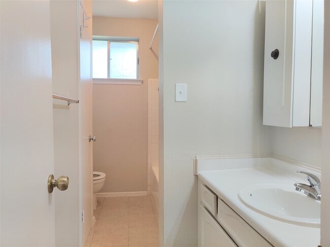 Building Photo - 1914 Seakale Ln