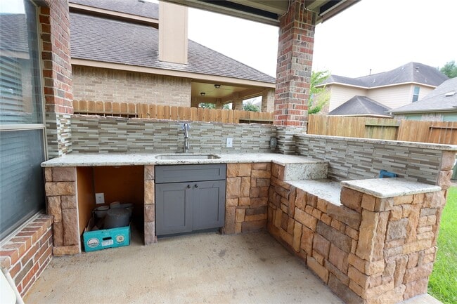 Building Photo - 24322 Bella Florence Dr